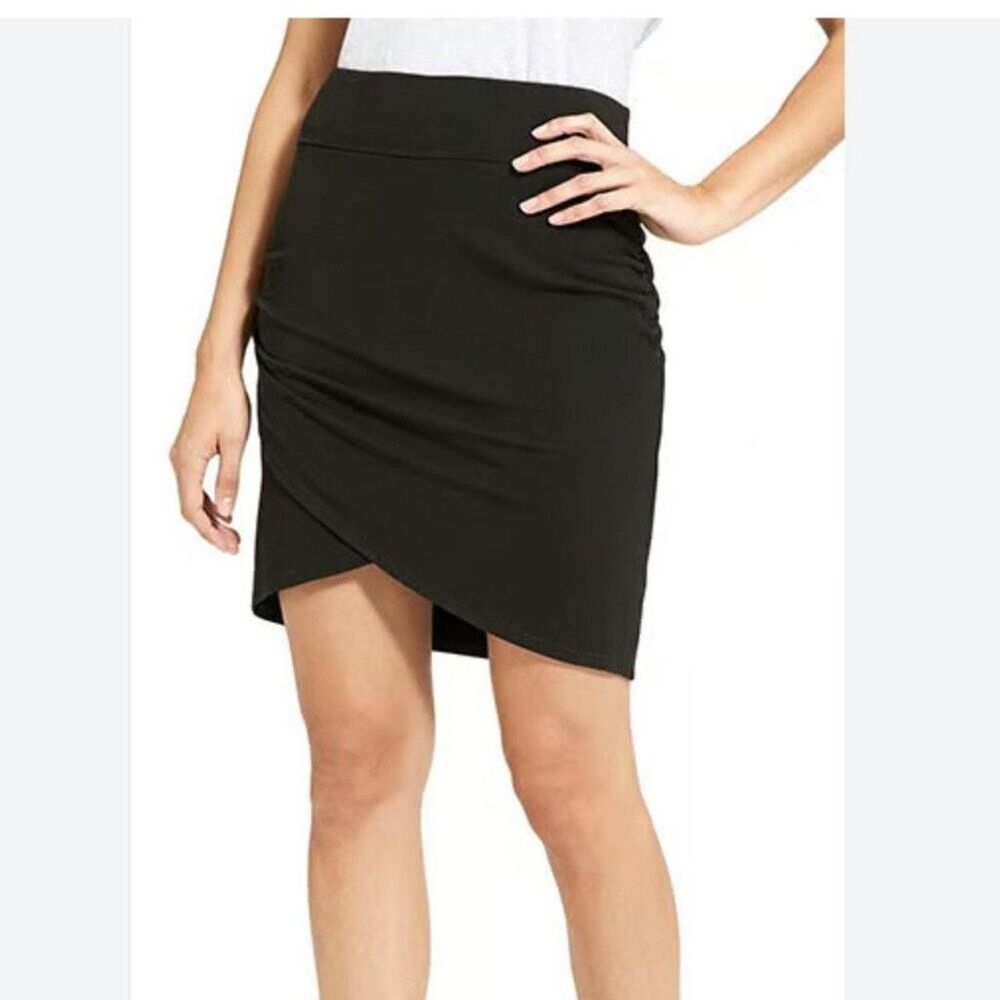 ATHLETA ~ Size Medium ~ Black ODESSEY Tuilp Hem Ruched Shirred Pull-On Skirt